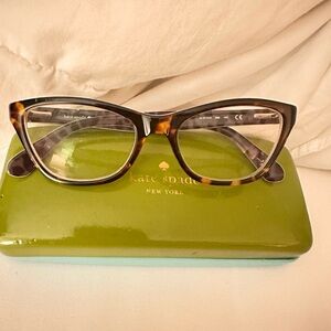 Cat eye glasses like new must admit I have an obsession with glasses.